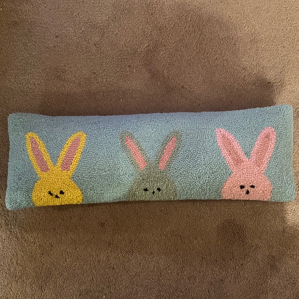 Peking Handicraft Three Peeps Throw Pillow